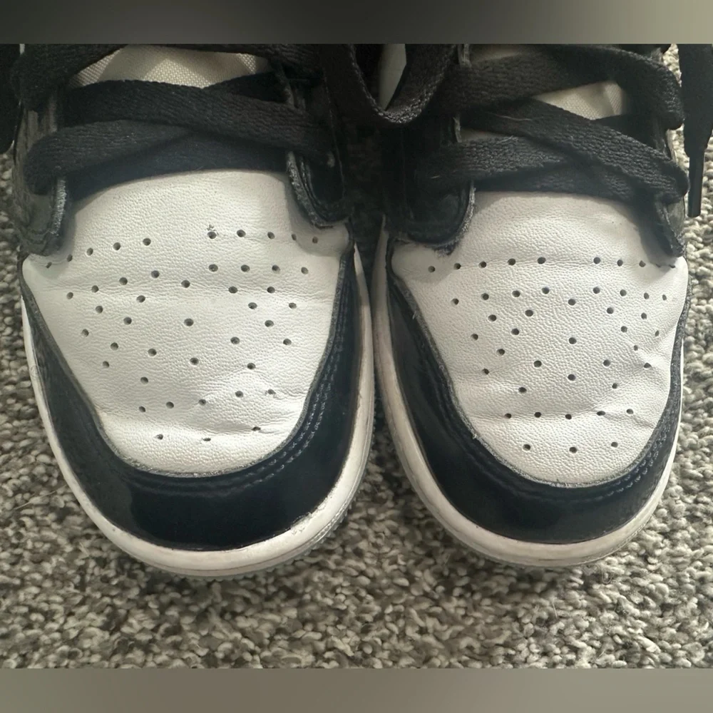 Kids Jordan Air 1 low shoes